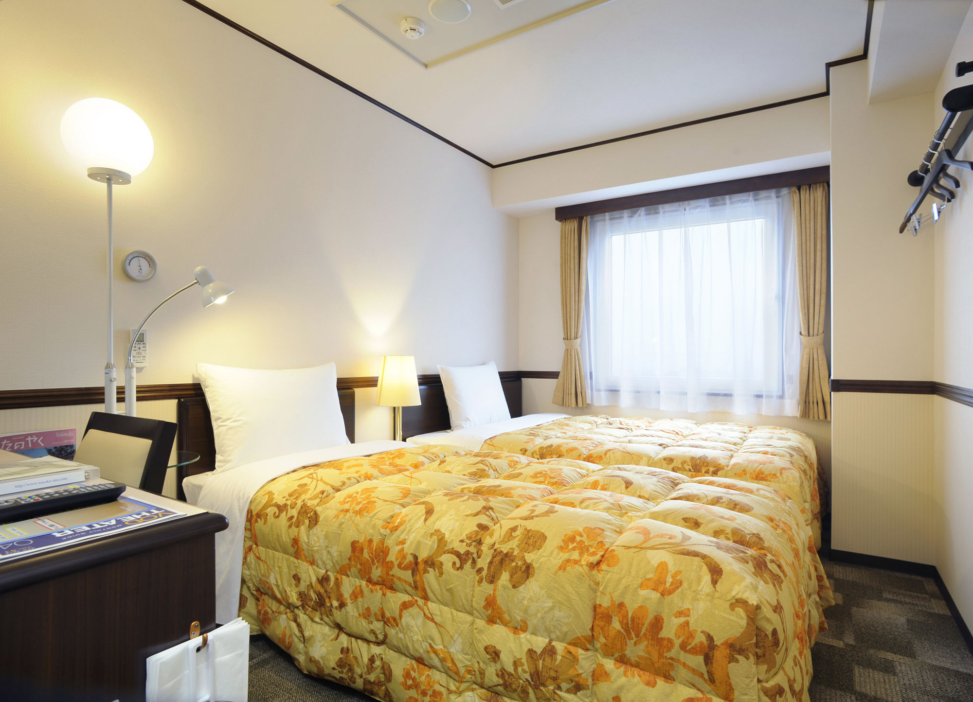 Toyoko Inn Tokyo Shinagawa-Eki Takanawa-Guchi Exterior foto